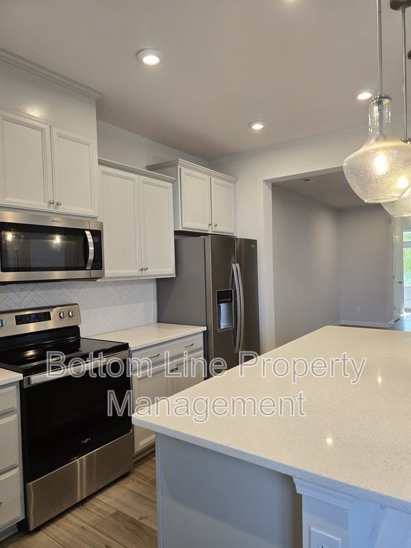 1233 Bigelow St - Photo 7 of 37