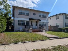 featured image of 2136 College St #1