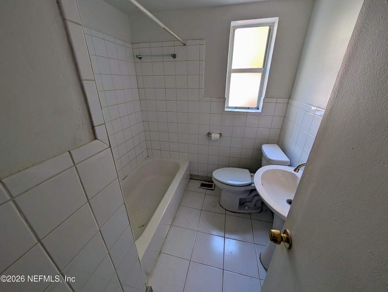 2136 College St #1 - Photo 5 of 7