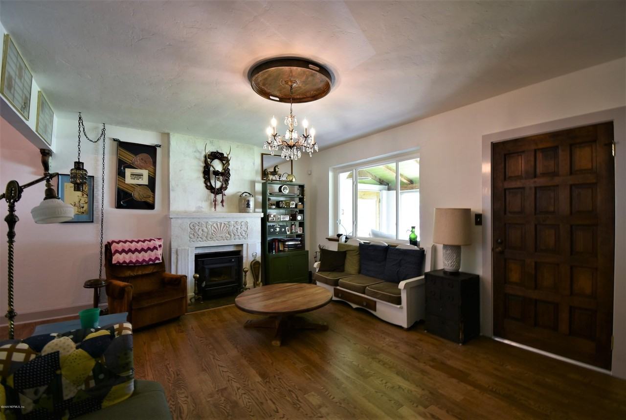 4641 Blount Ave - Photo 7 of 21