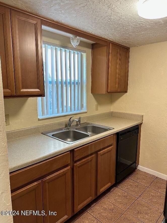 60 Masters Dr #C - Photo 5 of 12
