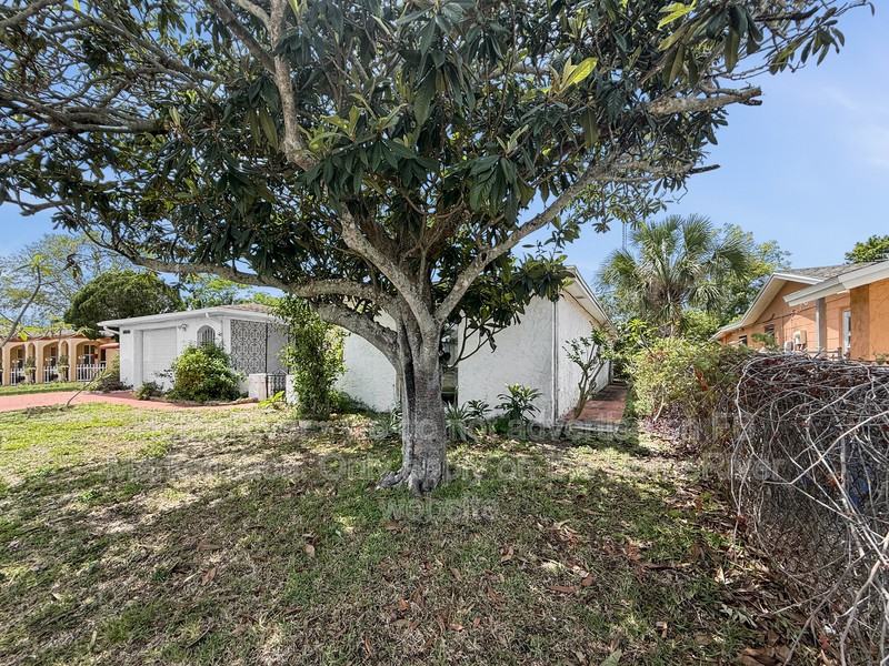1629 Dartmouth Dr - Photo 3 of 23
