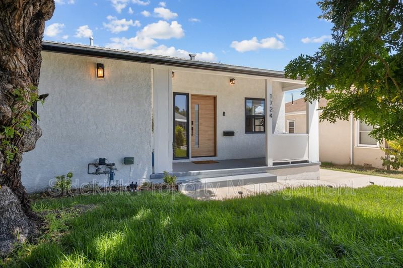 1724 S Fairfax Ave - Photo 2 of 22