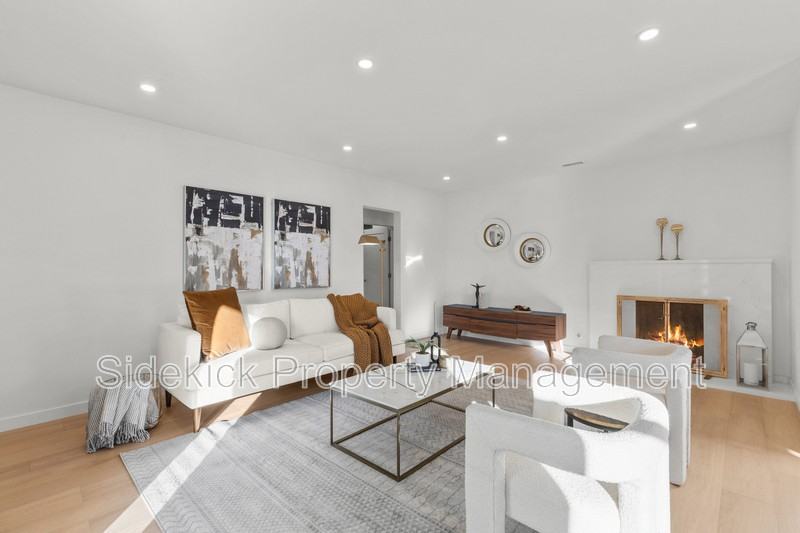 1724 S Fairfax Ave - Photo 5 of 22