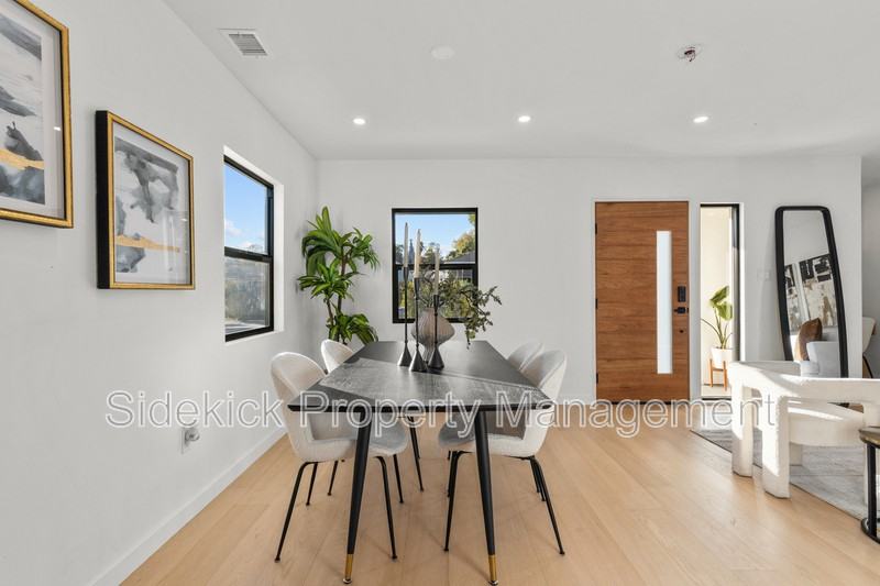 1724 S Fairfax Ave - Photo 6 of 22