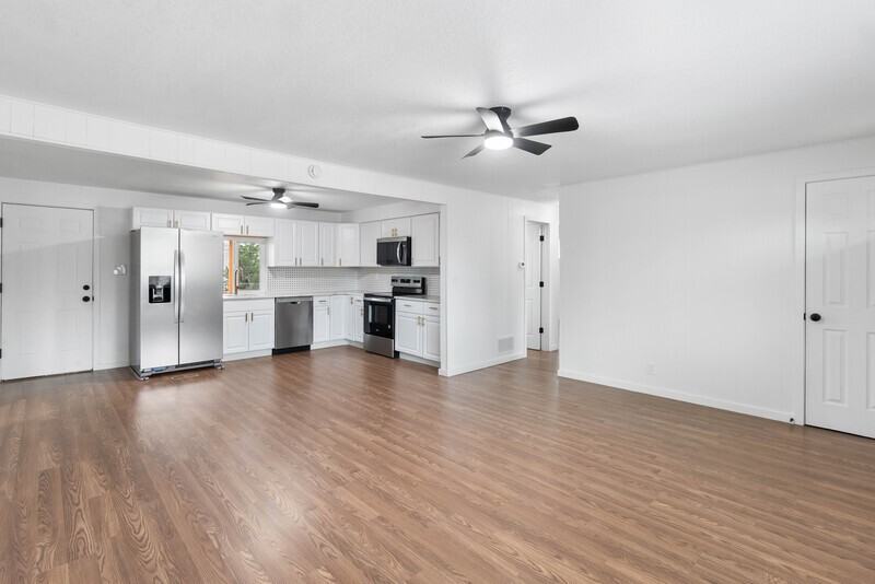 6220 W Ohio Ave - Photo 5 of 22