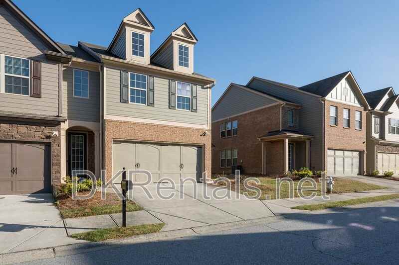 2341 Attewood Dr - Photo 3 of 30