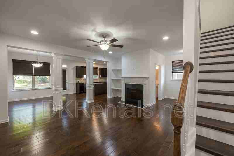 2341 Attewood Dr - Photo 4 of 30