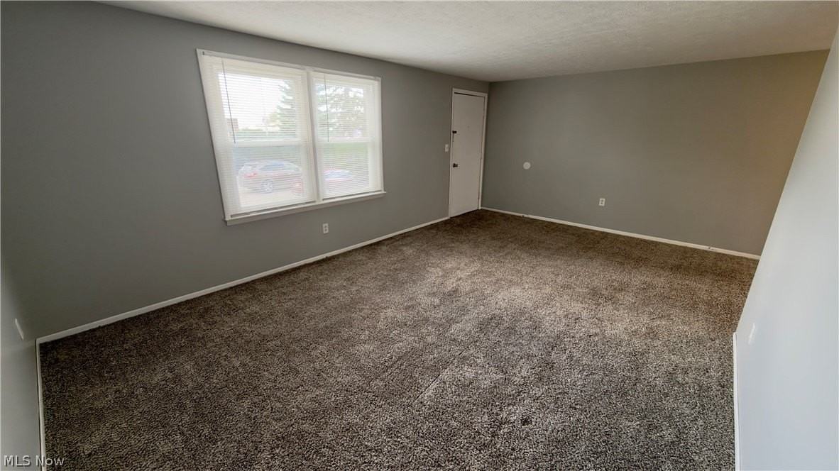 4780 Pinoak Dr - Photo 6 of 27