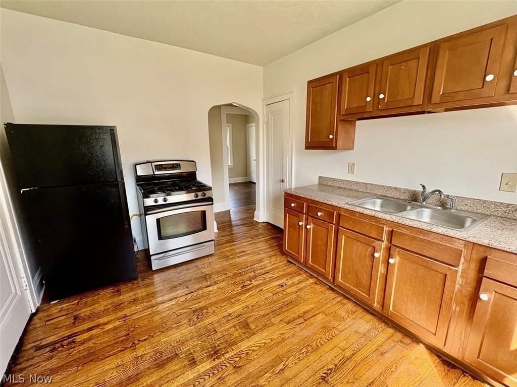 245 Oakdale Ave - Photo 7 of 8