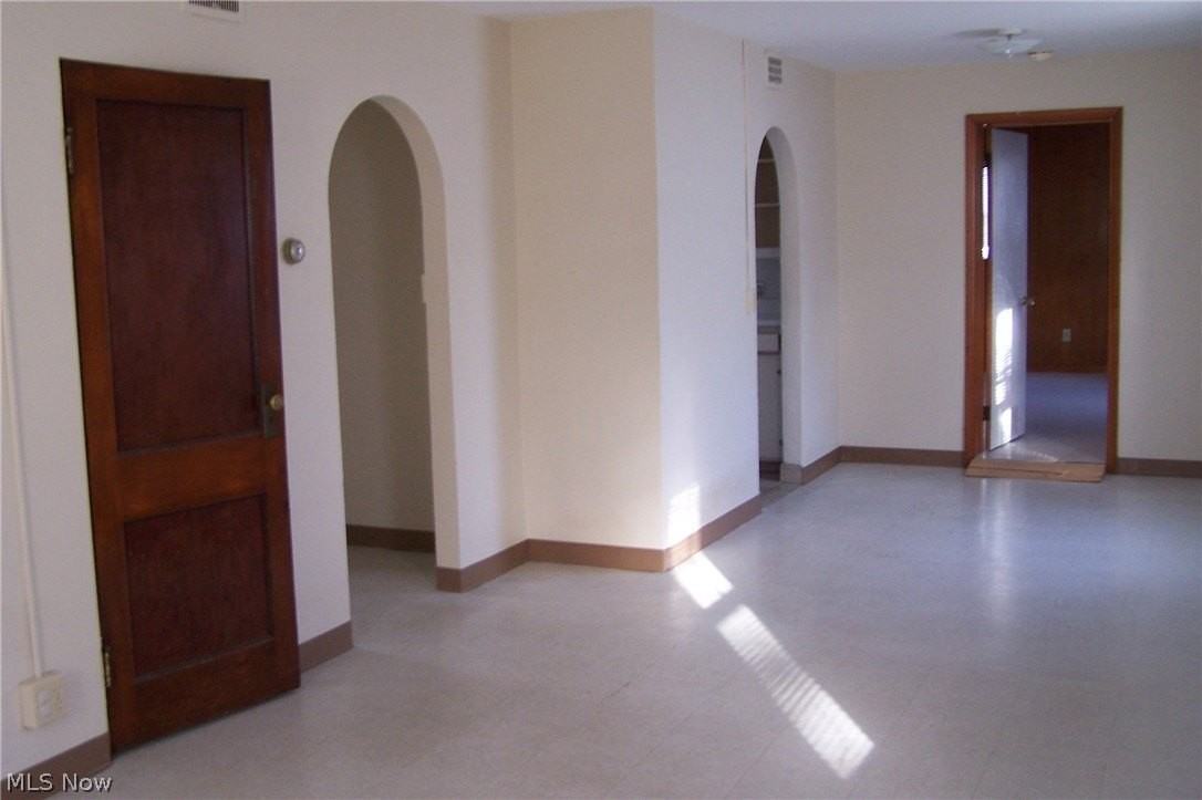 15794 Grove St - Photo 4 of 25