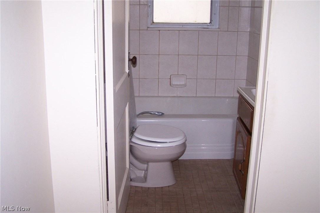 15794 Grove St - Photo 6 of 25