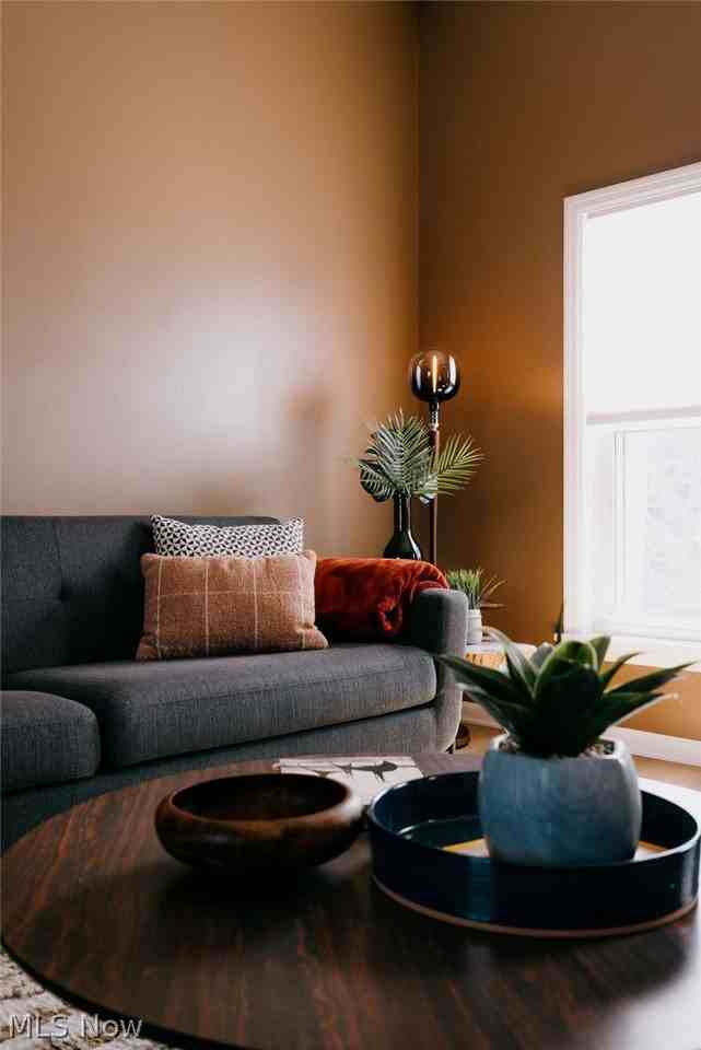 4210 Clinton Ave - Photo 5 of 35