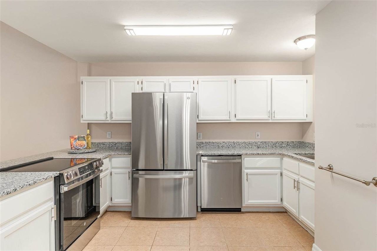 9755 Sw 52nd Rd - Photo 2 of 43