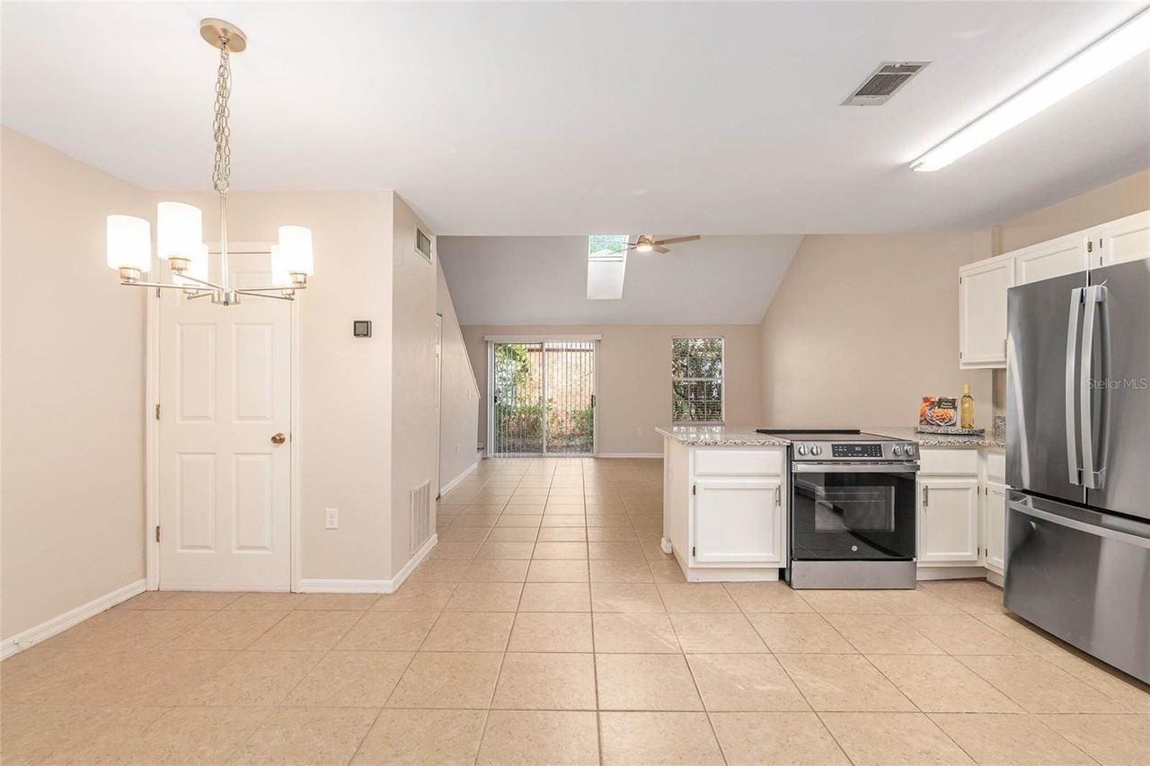 9755 Sw 52nd Rd - Photo 6 of 43