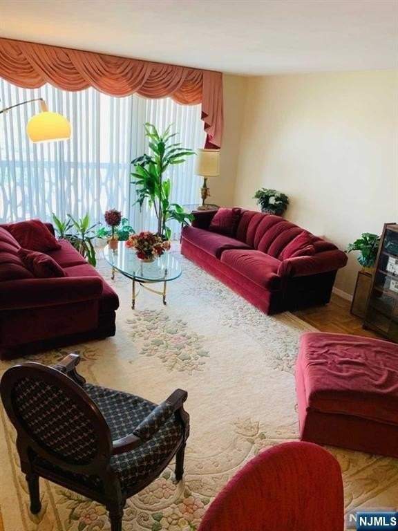 2000 Linwood Ave Apt 9x - Photo 2 of 24