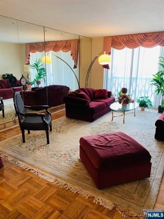 2000 Linwood Ave Apt 9x - Photo 3 of 24