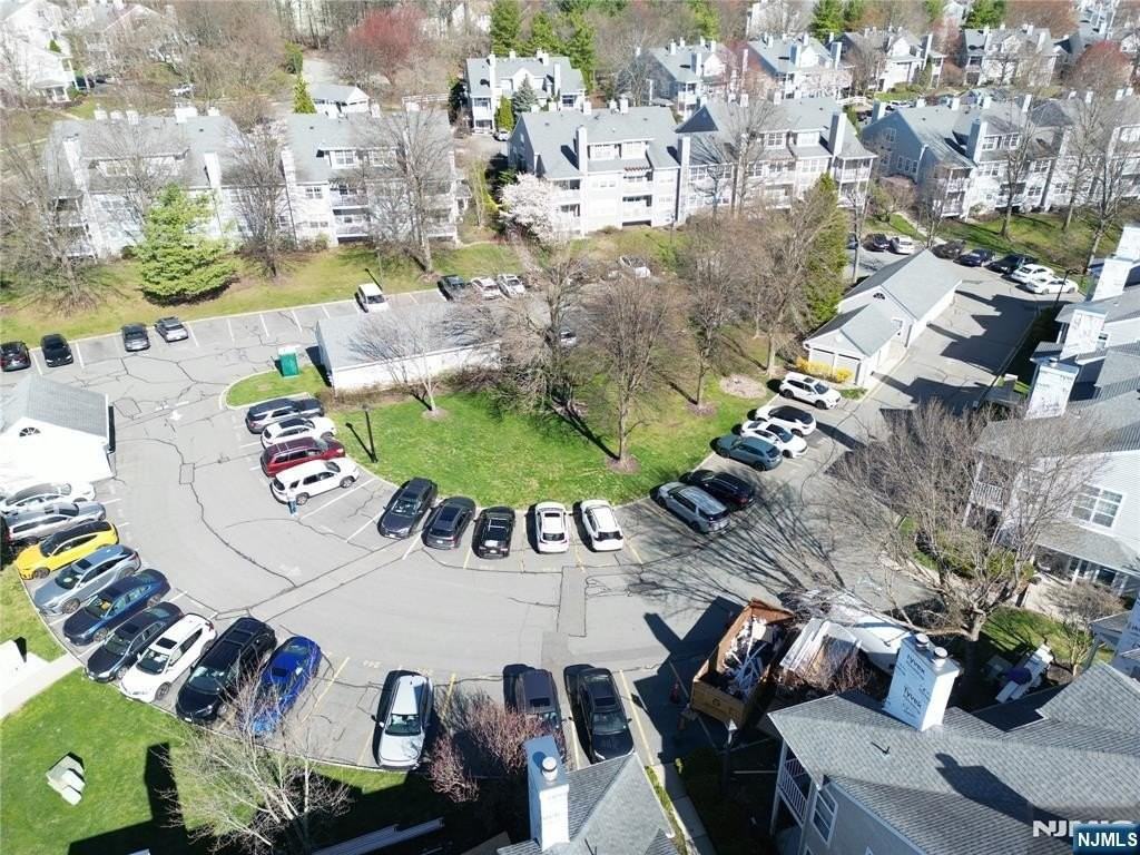 1120 Hyde Park Ct - Photo 3 of 23