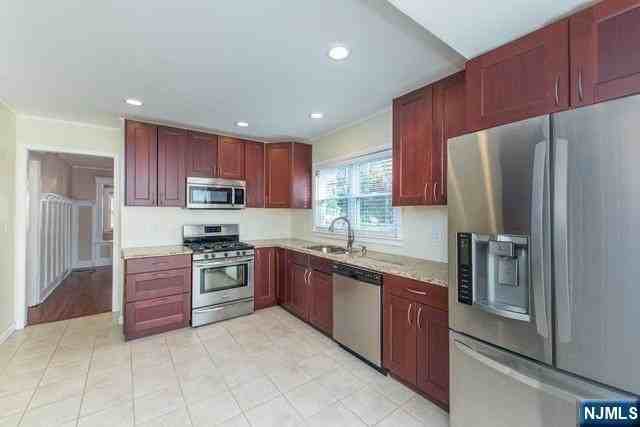 259 Washington Ave - Photo 2 of 14