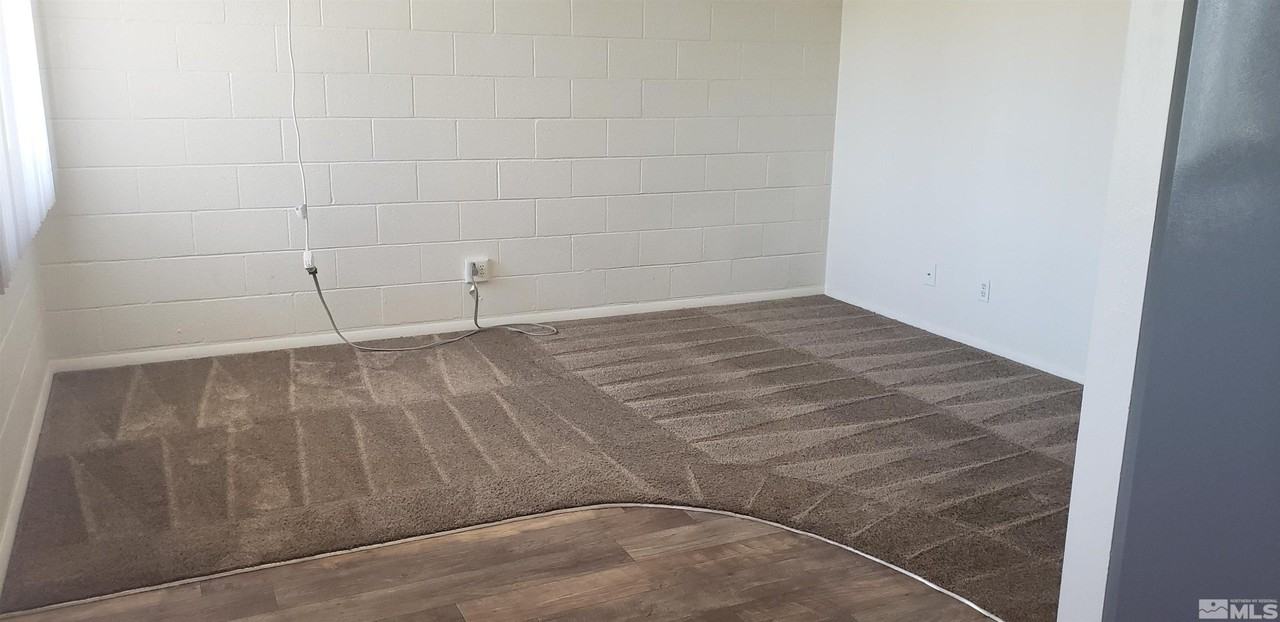 565 Roberts St Apt C - Photo 2 of 21