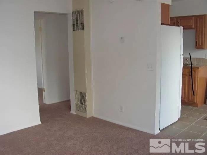 565 Roberts St Apt C - Photo 7 of 21