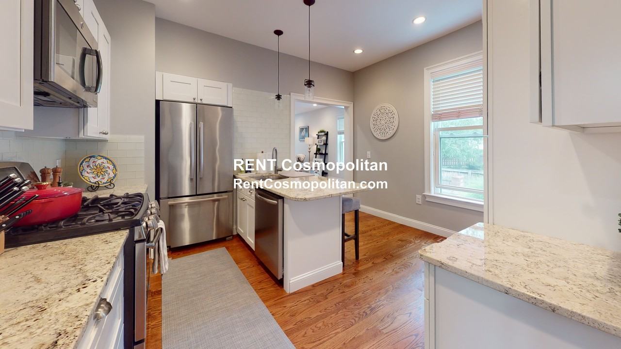 15 Sherman St #1 - Photo 2 of 11