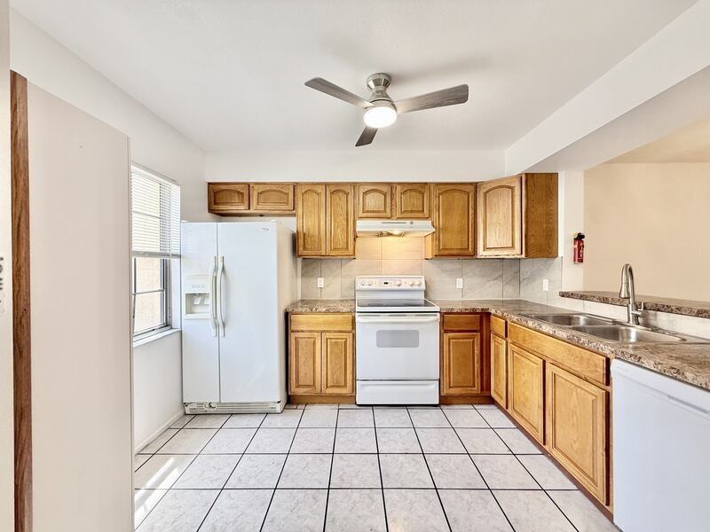 380 2nd Ave N - Photo 5 of 42