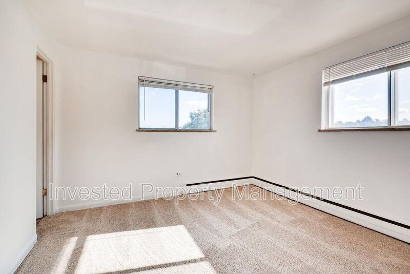 257 E Powers Ave #3 - Photo 4 of 11