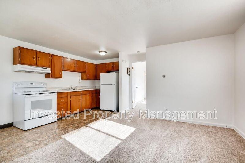 257 E Powers Ave #3 - Photo 6 of 11