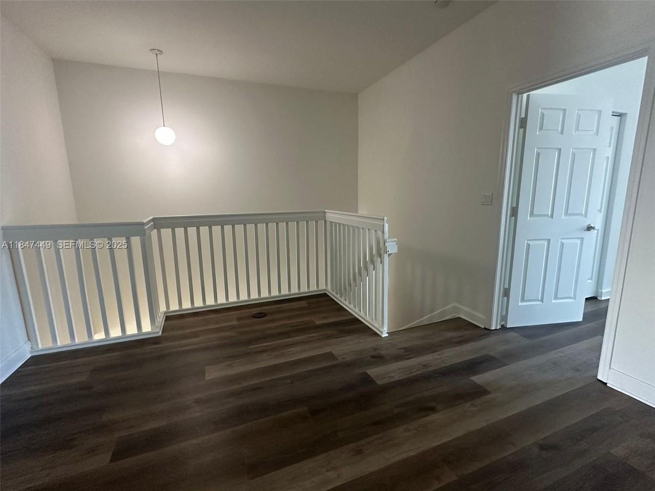 10717 Northwest 75th Terrace - Photo 5 of 16