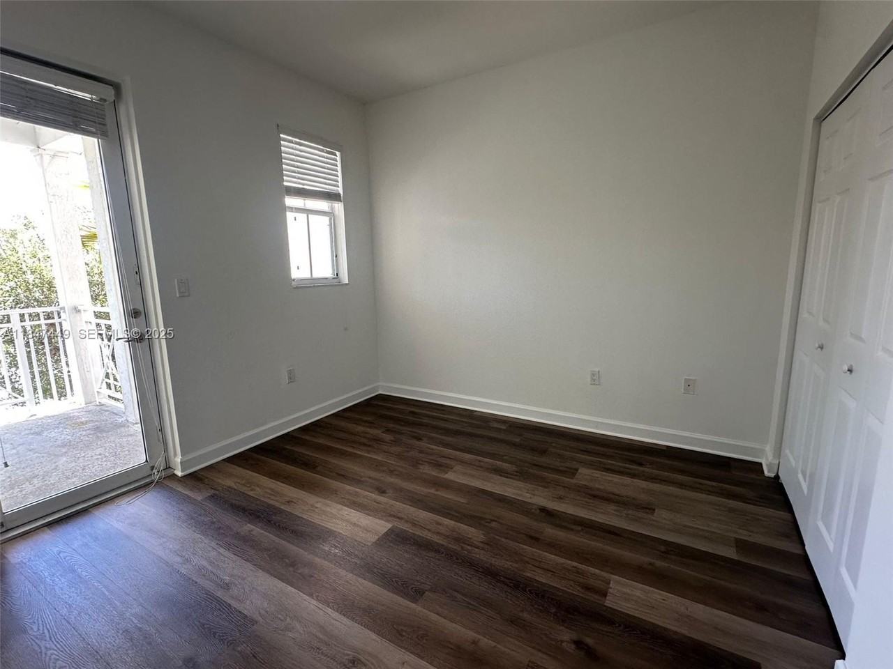 10717 Northwest 75th Terrace - Photo 6 of 16