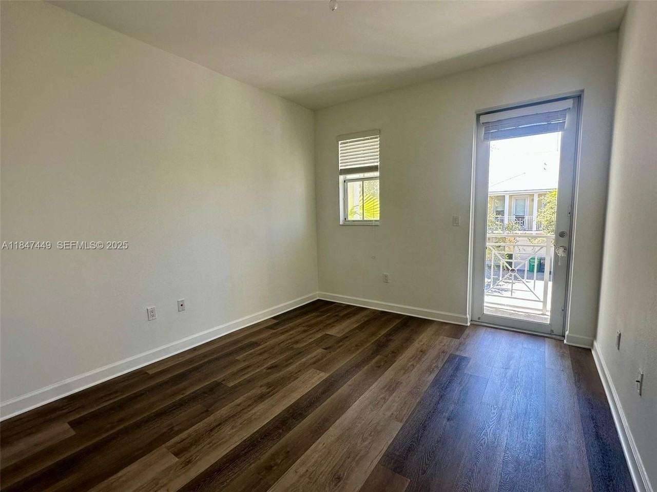 10717 Northwest 75th Terrace - Photo 7 of 16