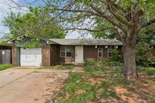 3005 Se 51st St - Photo 1 of 1