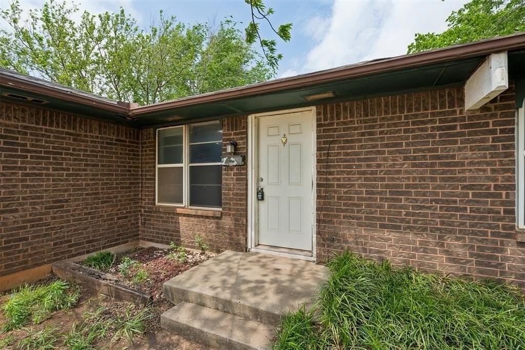 3005 Se 51st St - Photo 2 of 26