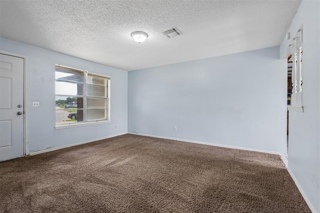 3005 Se 51st St - Photo 3 of 26