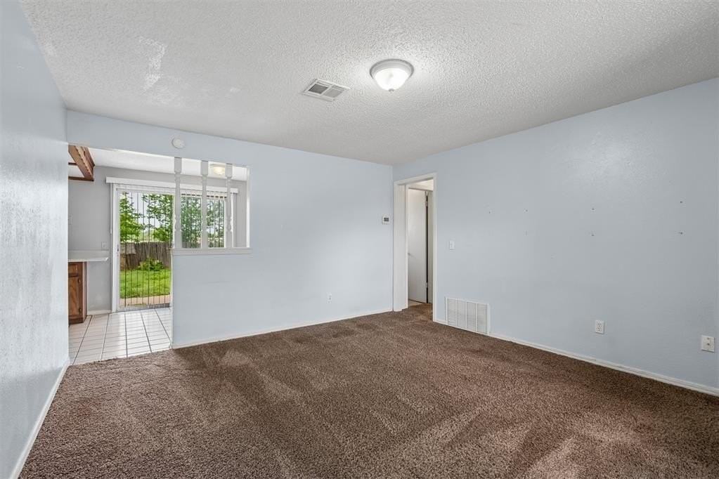 3005 Se 51st St - Photo 5 of 26