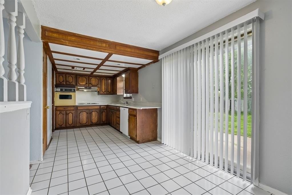 3005 Se 51st St - Photo 7 of 26