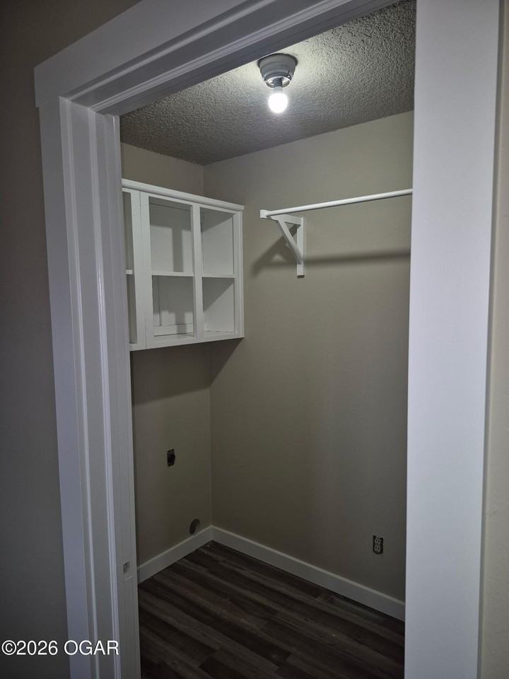 735 Crockett Dr - Photo 5 of 5