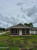 406 W Daugherty St - Photo 1 of 1