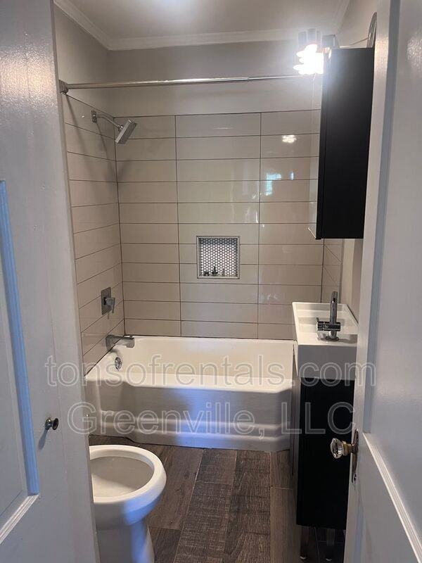 205 Thackston St - Photo 3 of 14