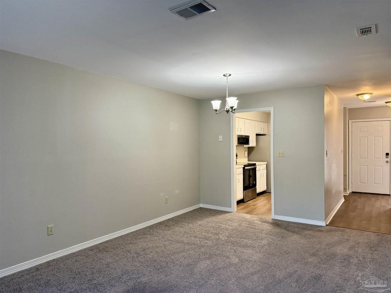 912 Brookside Pl - Photo 4 of 22