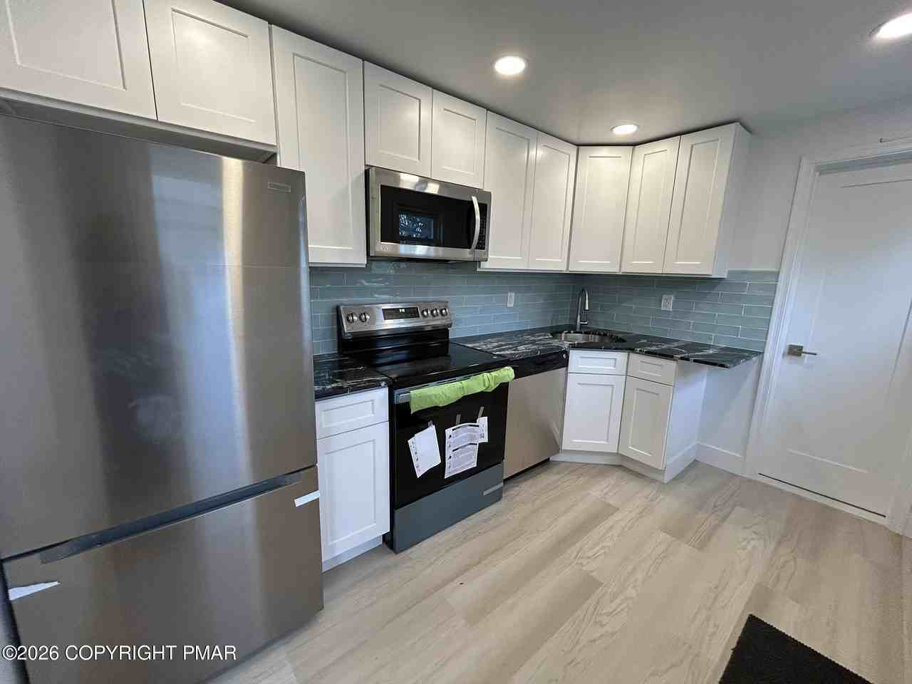 175 Prospect St #175-1 - Photo 3 of 18