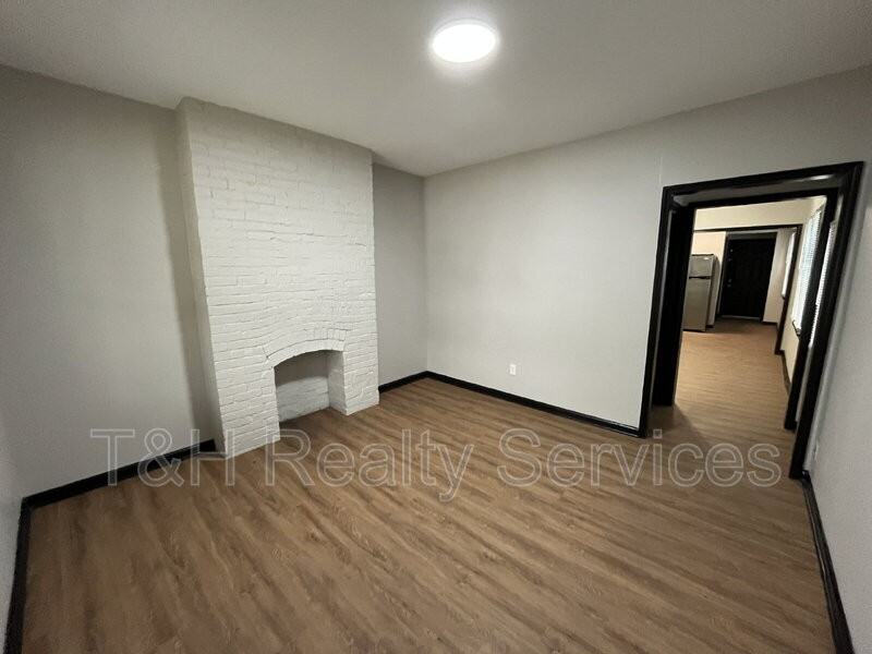 1409 S Alabama St - Photo 3 of 16