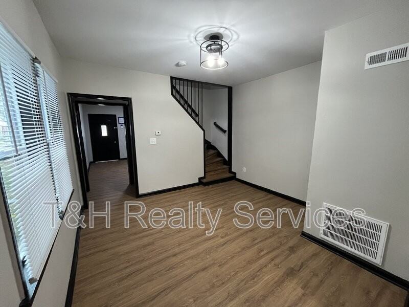 1409 S Alabama St - Photo 6 of 16