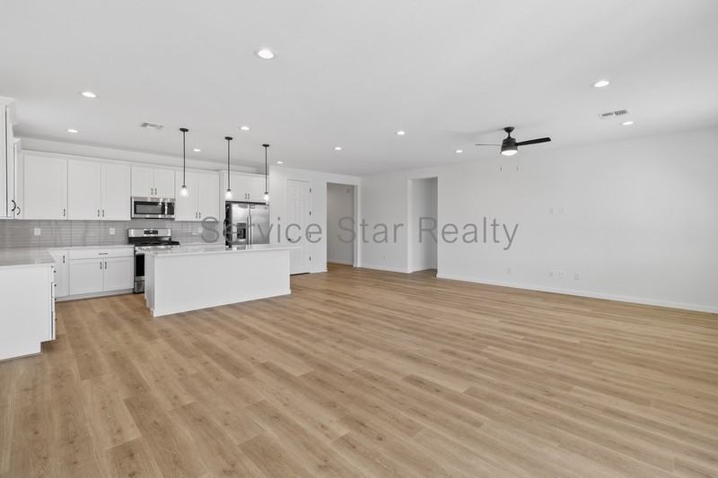 5029 W Roundhouse Rd - Photo 4 of 24