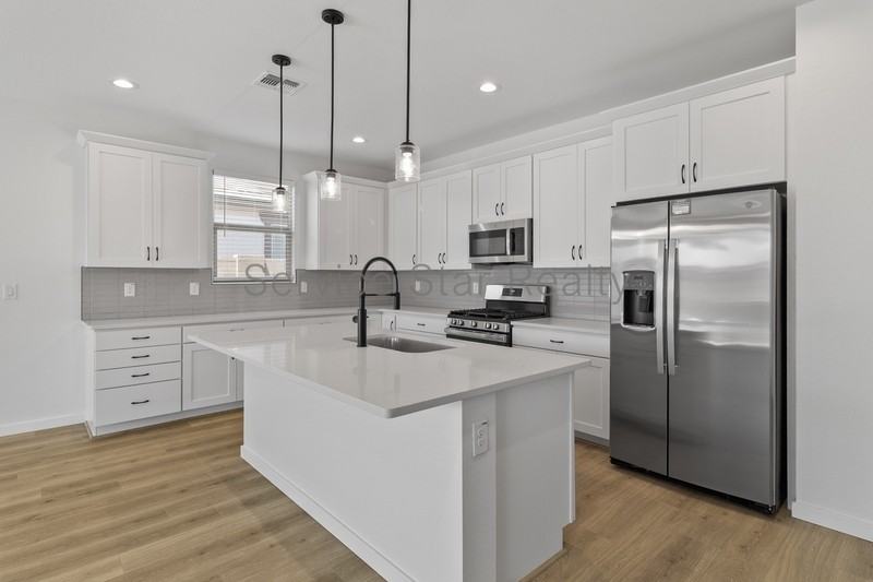 5029 W Roundhouse Rd - Photo 7 of 24