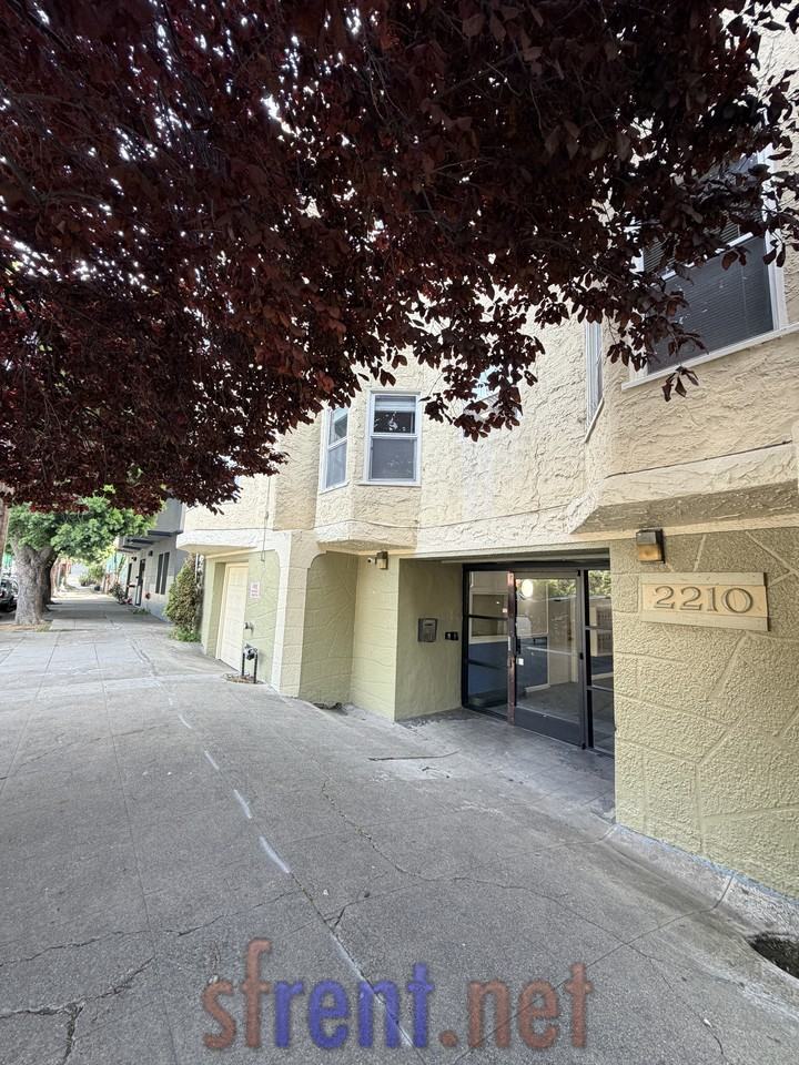 2210 10th Ave - Photo 7 of 12