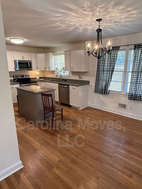 104 Brookforest Dr - Photo 3 of 16