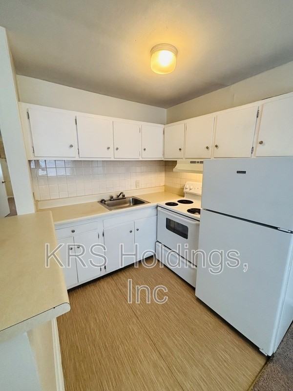 938 W Ocean View Ave #9 - Photo 2 of 9