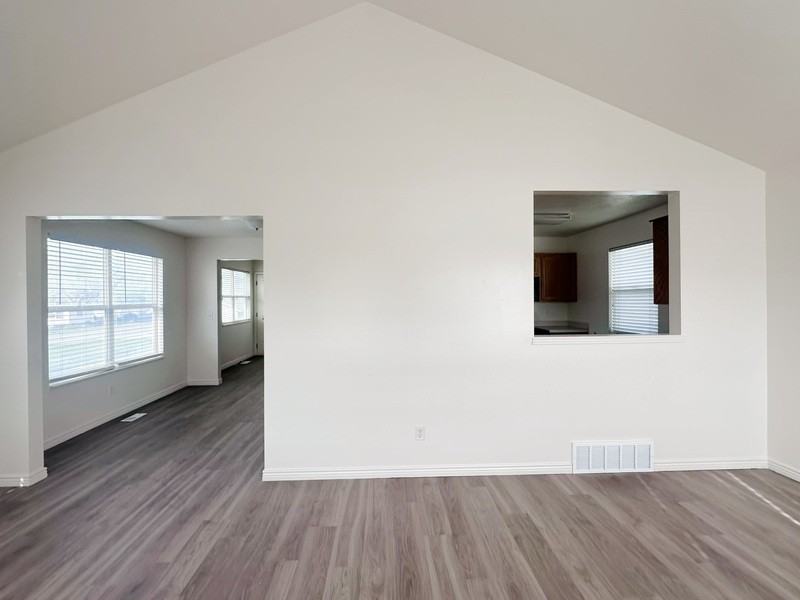 327 Nw - Photo 6 of 23